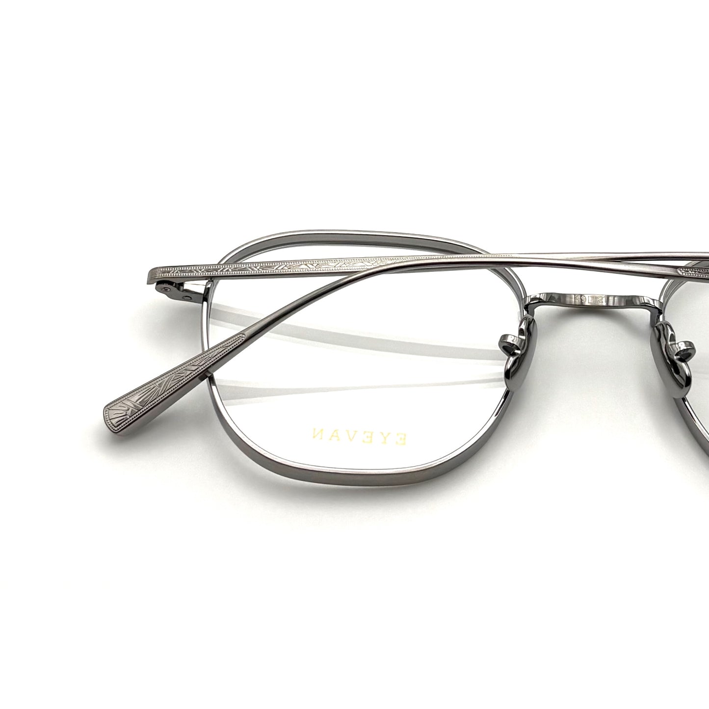 Eyevan Minotaur 49 P