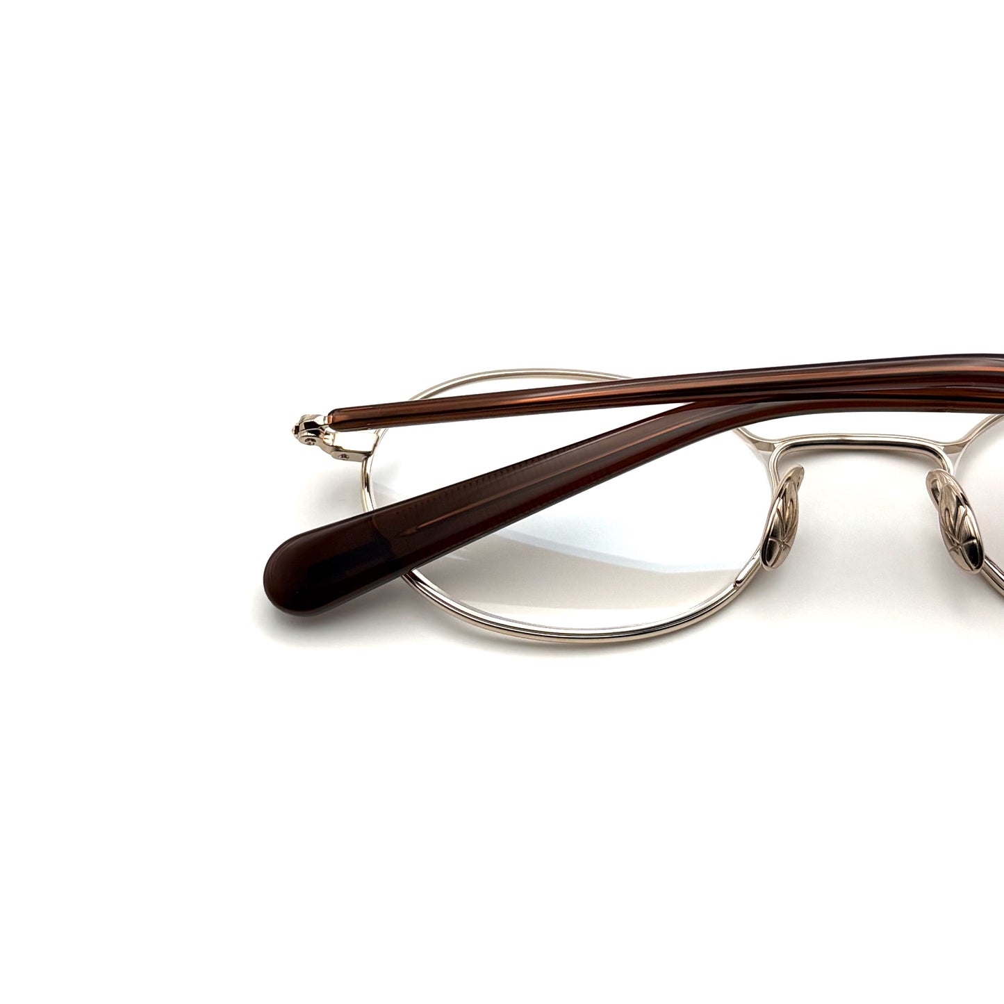Yuichi Toyama Nagy (U-176) Col.02 — White Gold/Dark Brown